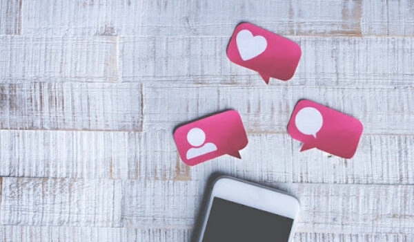 relation client et réseaux sociaux