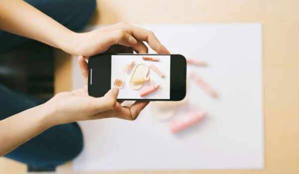 Dépasser le “social media vitrine” pour augmenter l’engagement sur les réseaux sociaux